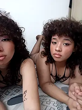 Snapshot of Chloe_and_Violeta chatting on 10, 7, 2026 Chloe and Violeta online show from 10, 7, 2026