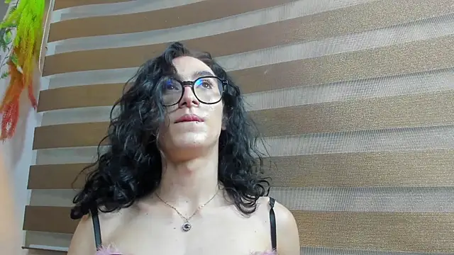 Snapshot of Shammy_rosse chatting on 4, 7, 2026 Shammy rosse online show from 4, 7, 2026