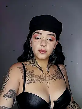 AteneaRockstar04 online show from 14, 4, 2026