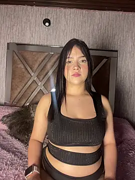 RileyReed Pink online show from 16, 4, 2026