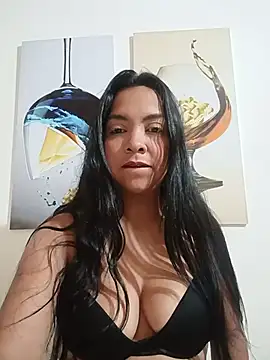 Snapshot of Silvana2927 chatting on 7, 6, 2026 Silvana2927 online show from 7, 6, 2026