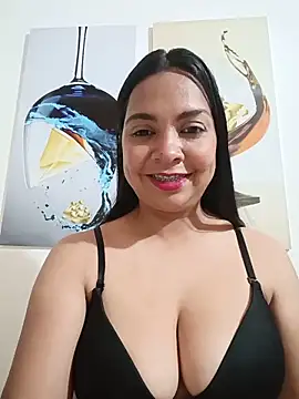 Silvana2927 online show from 13, 5, 2026