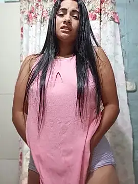 Snapshot of DaniellaGiraldo chatting on 17, 5, 2026 DaniellaGiraldo online show from 17, 5, 2026