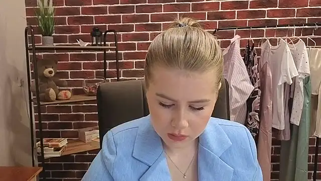 TracyyRoss online show from 28, 4, 2026