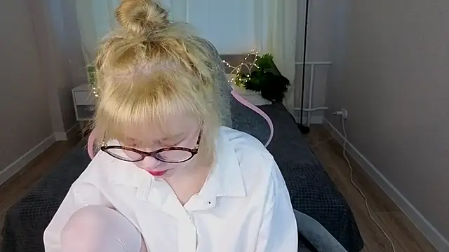 Helen Carson online show from 26, 5, 2026