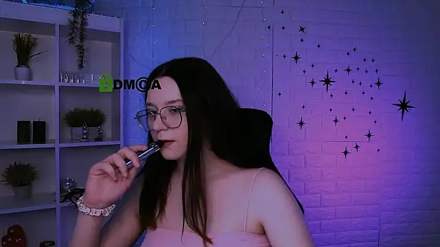 Snapshot of nymira chatting on 17, 6, 2026 nymira online show from 17, 6, 2026