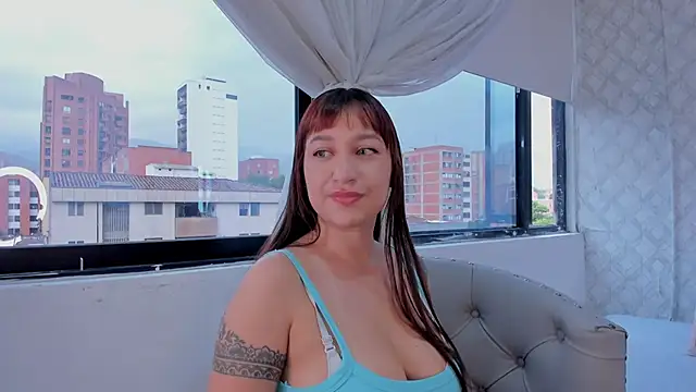 Snapshot of katherine_glow chatting on 6, 5, 2026 katherine glow online show from 6, 5, 2026