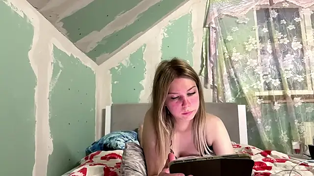 Skinny girl  online show from 9, 6, 2026