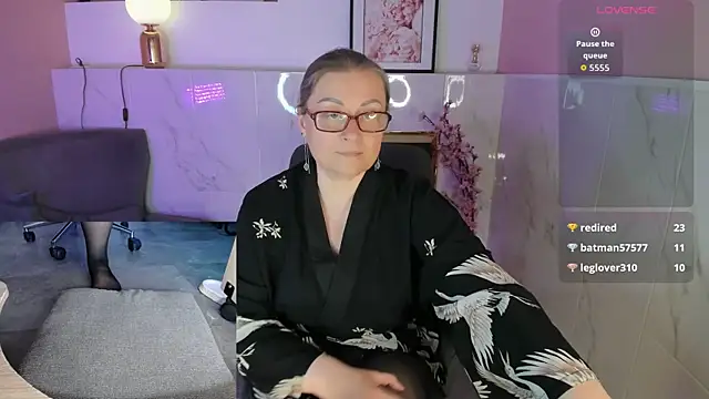 Alexandra Kind online show from 9, 5, 2026