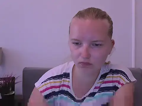 Snapshot of RoseTeacherX chatting on 30, 6, 2026 RoseTeacherX online show from 30, 6, 2026