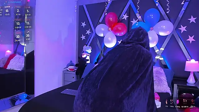 HaniKuspoka online show from 4, 7, 2026