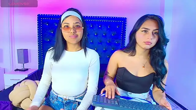 Serena and zoe online show from 15, 4, 2026