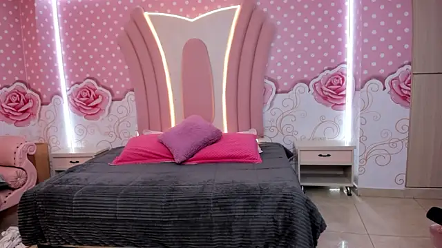 Skinny Pretty 01 online show from 18, 4, 2026