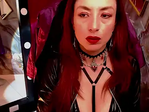 Queenscarlettsecret online show from 27, 5, 2026