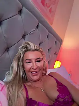 Naughtyhousewife x online show from 13, 5, 2026