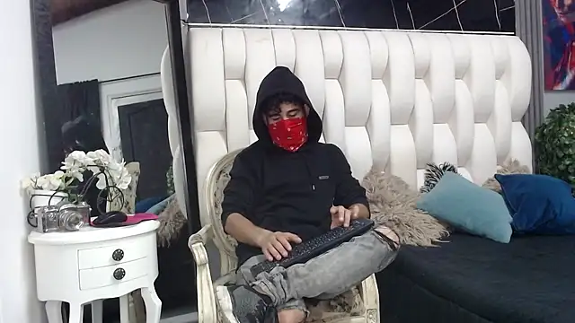 aaron jones 1 online show from 16, 4, 2026