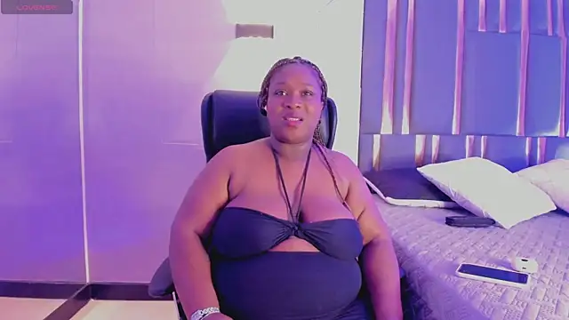 Snapshot of TreisyVixen chatting on 17, 6, 2026 TreisyVixen online show from 17, 6, 2026