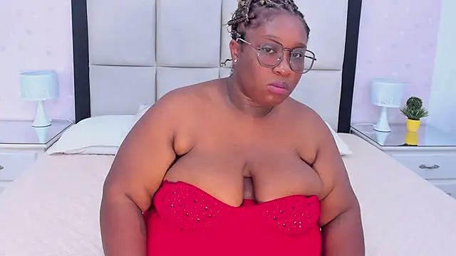 Snapshot of TreisyVixen chatting on 25, 6, 2026 TreisyVixen online show from 25, 6, 2026