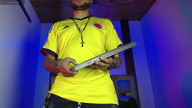 Nickk 21  online show from 26, 5, 2026