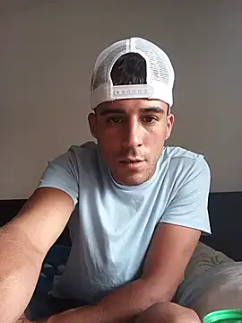 LarbiiXXX online show from 25, 7, 2026
