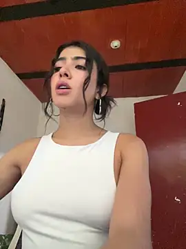 MAIILY MOON online show from 9, 5, 2026