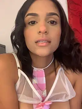 chica perfect online show from 4, 6, 2026