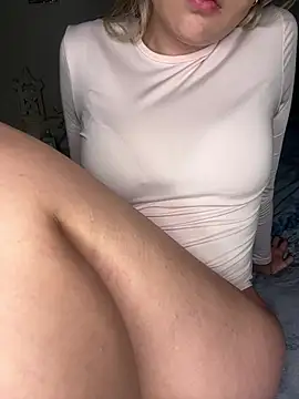 camisexxxmuak online show from 15, 4, 2026