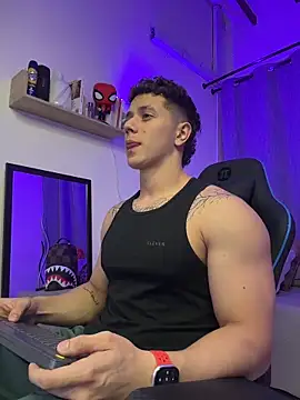ASHTON HILS online show from 16, 7, 2026
