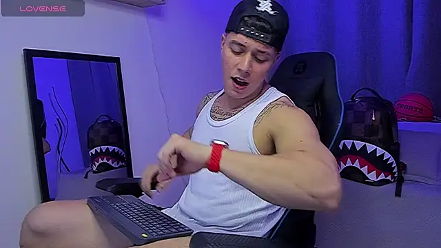 ASHTON HILS online show from 11, 7, 2026