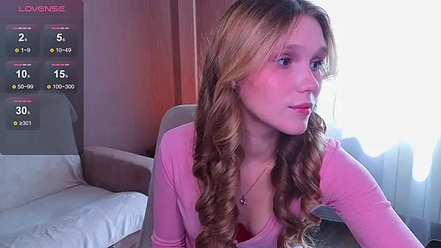 Snapshot of AdelineCrash chatting on 9, 7, 2026 AdelineCrash online show from 9, 7, 2026