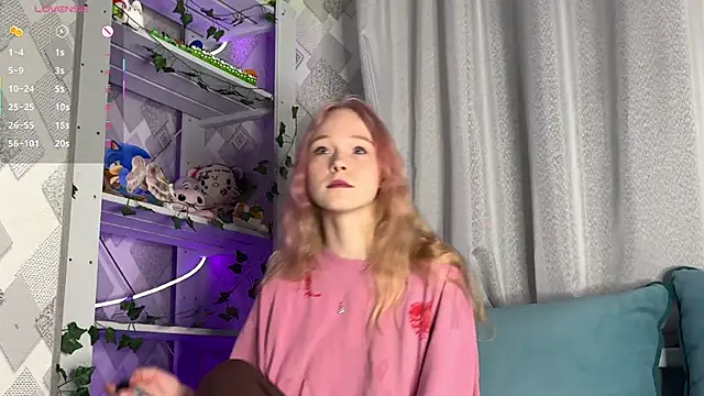 EmeliaZxc online show from 23, 4, 2026