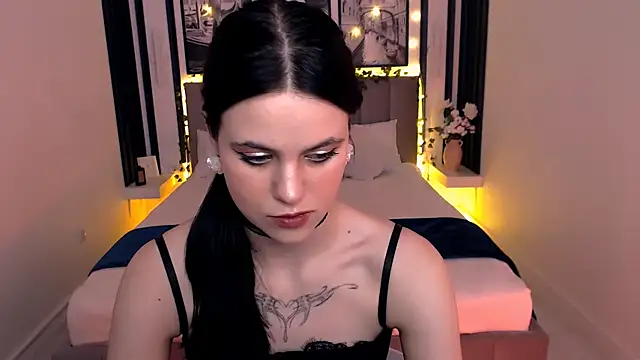  Scarlett Lee  online show from 16, 4, 2026