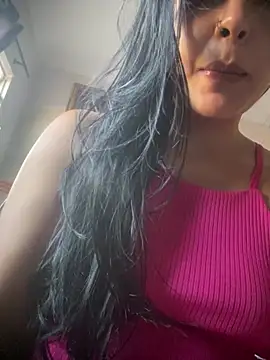 novinhahot18 online show from 15, 4, 2026