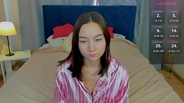 Snapshot of AndreaJohnsons chatting on 7, 6, 2026 AndreaJohnsons online show from 7, 6, 2026