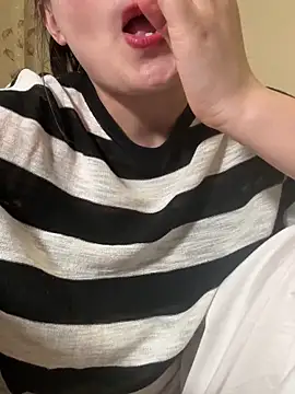 Faye-baby online show from 18, 4, 2026