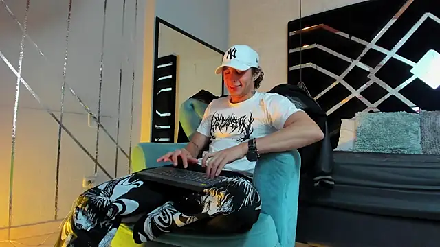 Snapshot of JayTaylorr chatting on 15, 6, 2026 JayTaylorr online show from 15, 6, 2026