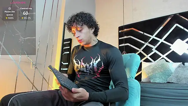 Snapshot of JayTaylorr chatting on 23, 6, 2026 JayTaylorr online show from 23, 6, 2026