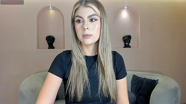 Snapshot of MiaSilvaX chatting on 9, 7, 2026 MiaSilvaX online show from 9, 7, 2026