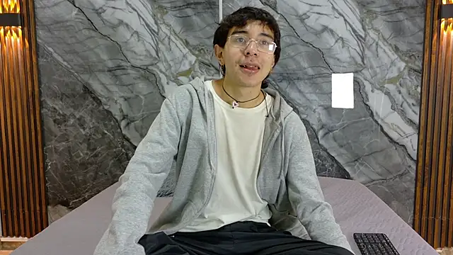 NoahWalker   online show from 11, 5, 2026