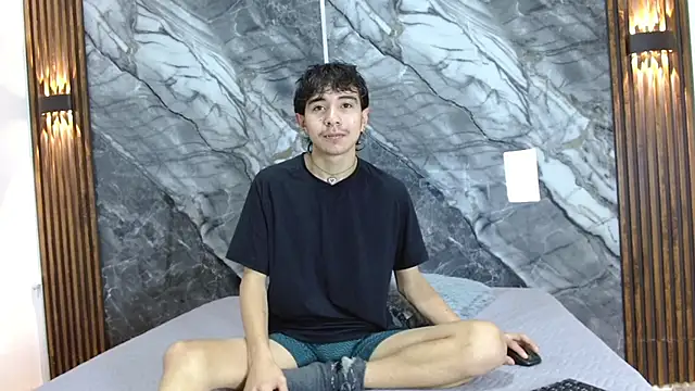 NoahWalker   online show from 25, 4, 2026