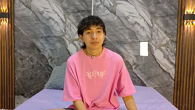 NoahWalker   online show from 19, 5, 2026