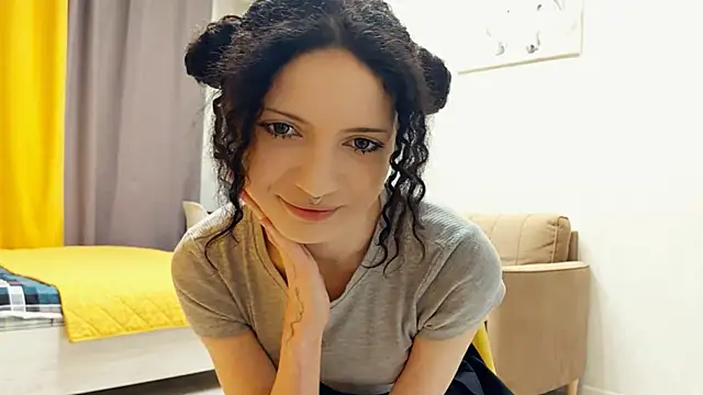 CinnamonCurl online show from 1, 5, 2026