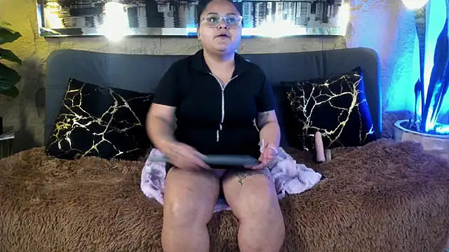Luna  Cortez online show from 1, 5, 2026
