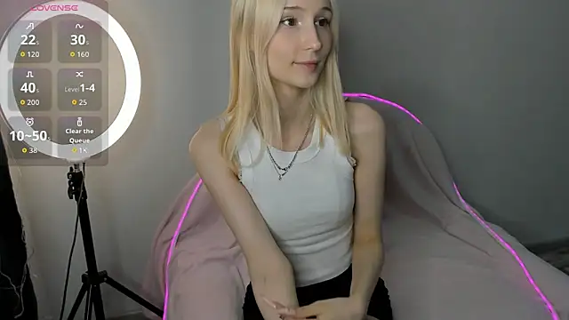 SophiaDarsly online show from 8, 5, 2026