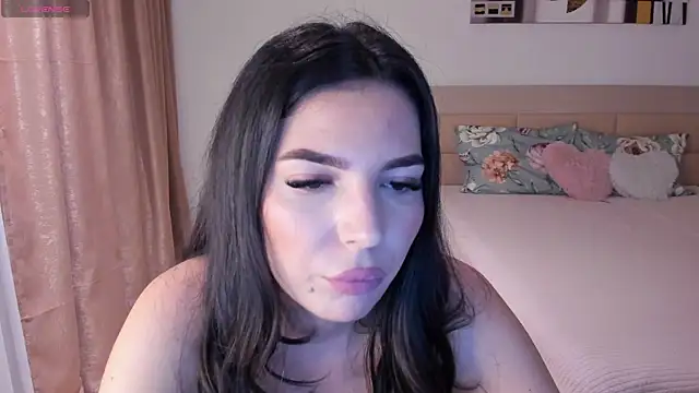 Snapshot of CandyElla_ chatting on 6, 7, 2026 CandyElla online show from 6, 7, 2026