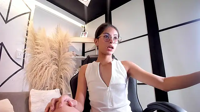 DemiPrince  online show from 19, 4, 2026