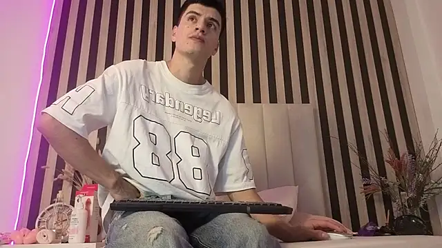 Snapshot of LeoTease chatting on 14, 6, 2026 LeoTease online show from 14, 6, 2026