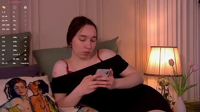 Suzaneey online show from 30, 4, 2026