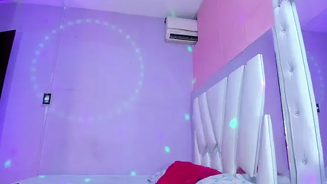kiara sexyhot online show from 4, 7, 2026