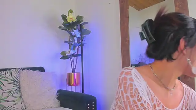 megan shyne online show from 24, 6, 2026